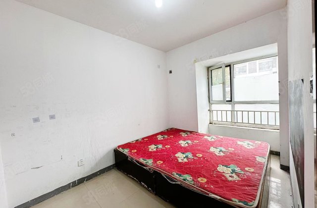 西湖馨苑 电梯房 南北通透 刚需小三居  近实验   医院