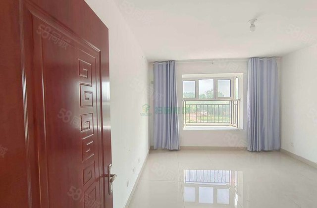 带电梯 小三居 次新小区 南北通透 产权清晰 装修好