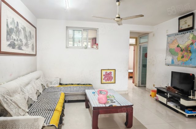 汽车站旁，56万三室地暖房，免大税带车位，好楼层看房方便