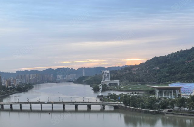 东安明珠A区4室2厅161㎡82万二手房图片