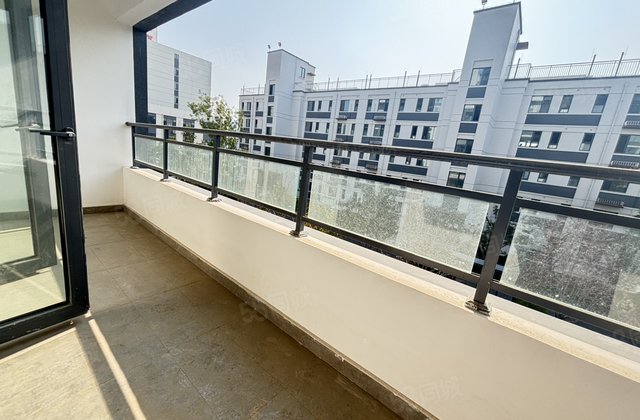 莲湖新城，旁澜庭家园，总高6层电梯洋房带车位储藏室好楼层