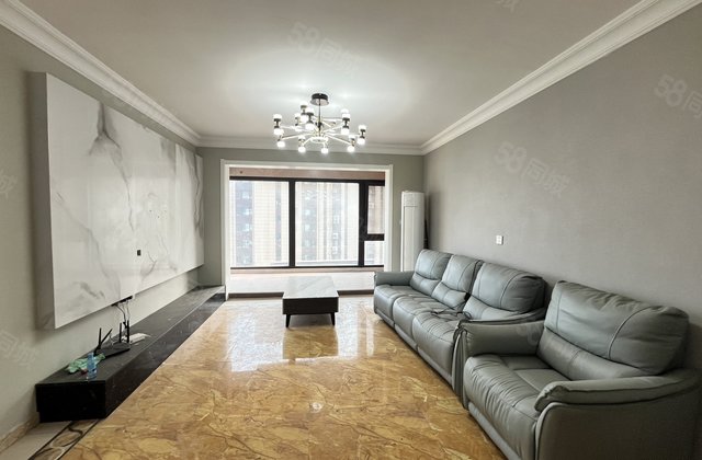 121 翡丽湾 满二 带电梯 南北通透 精装好房 次新小区