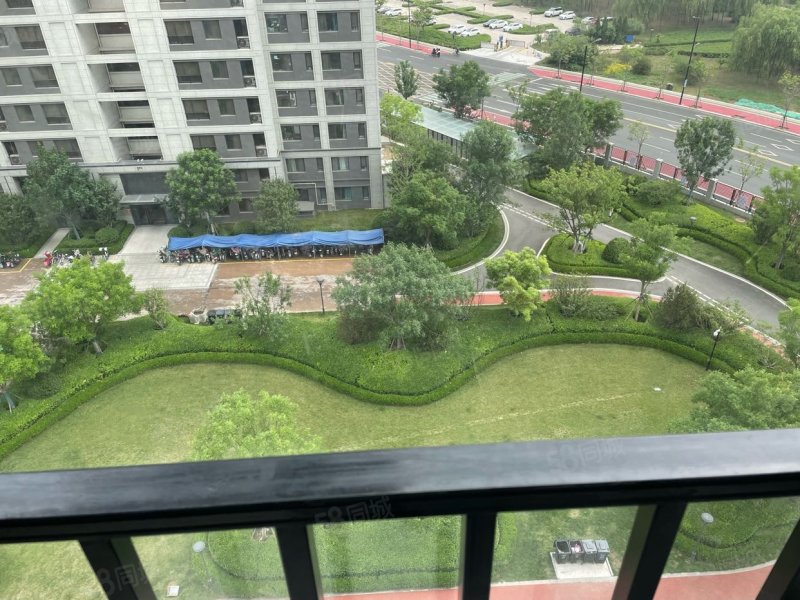 融创观澜府 好楼层 满二 与金融中心万达广场相伴 医疗教育好