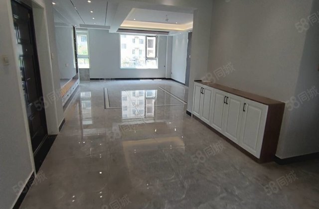 昌润连城带车位，精装修，167平，   多万。