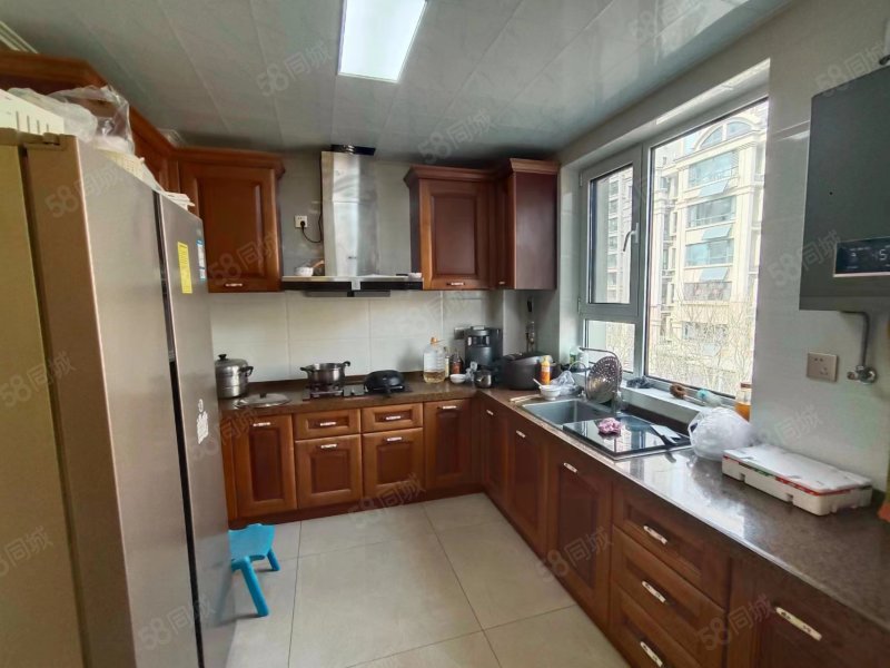 紫晶苑洋房带阁楼免大税送四个车位精装修可议价