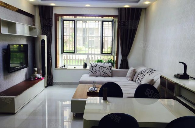 新东方龙湾在水一方 精装好房 价格美丽，送花园，送地下室，