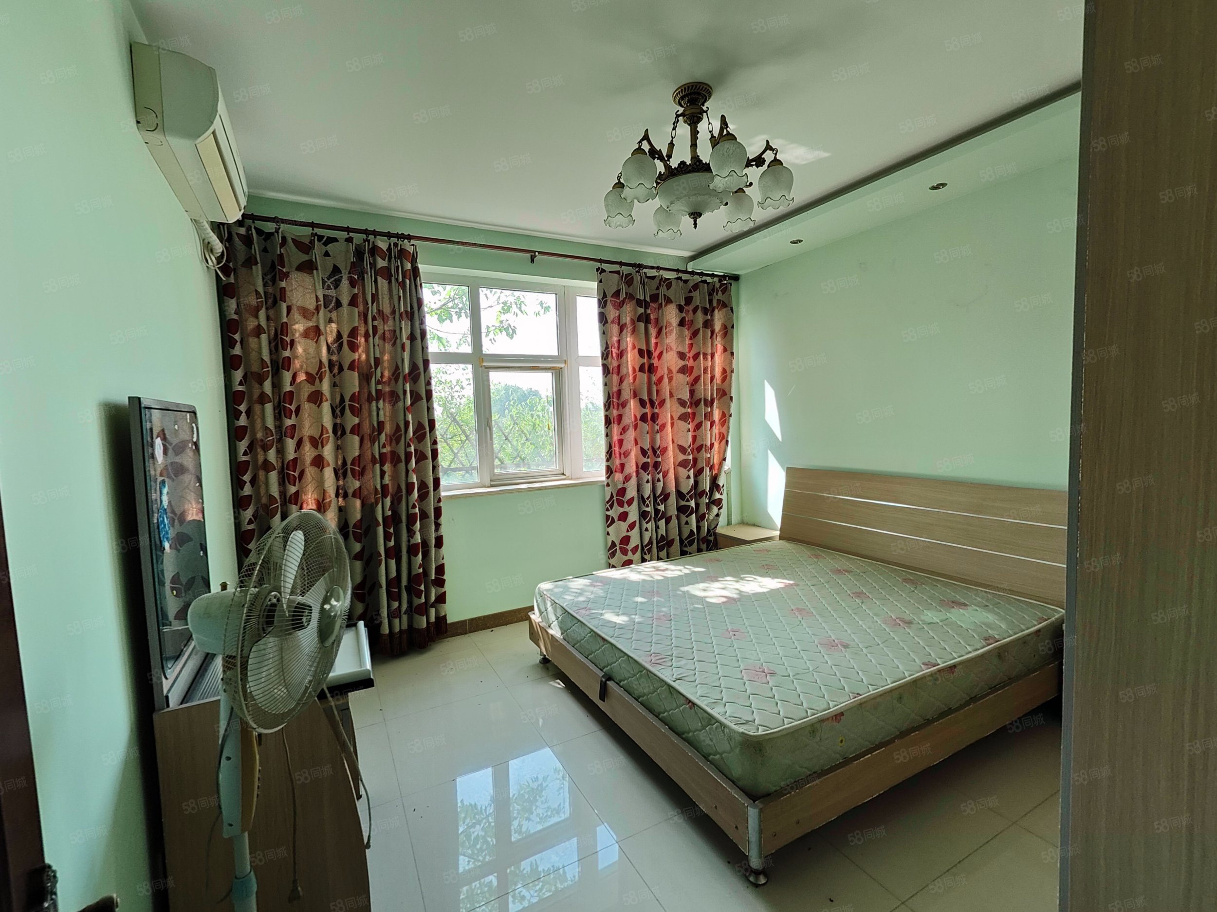 鴻翔花園(別墅)6室4廳5衛(wèi)320.15㎡南北780萬