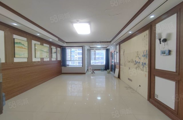 满五   三室双卫 精装修好楼层 空置待售 有密码钥匙