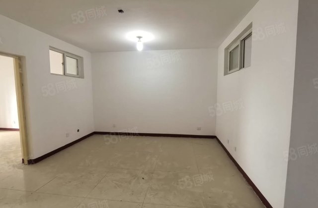 房东急售，水岸新城二楼，3室免大税钥匙在手随时看，