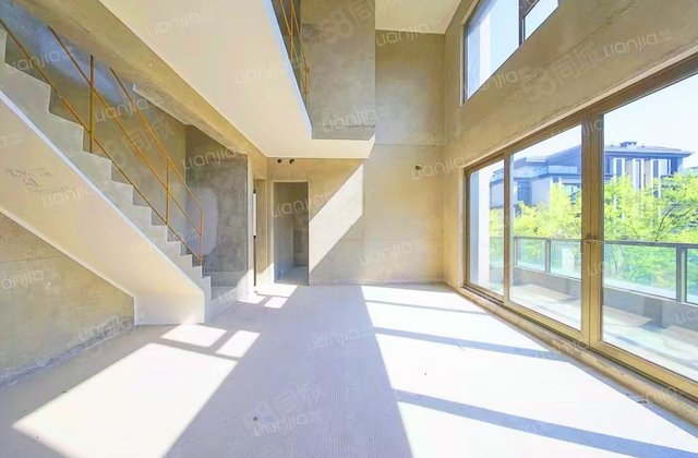 金科南山4室2厅159.07㎡190万二手房图片