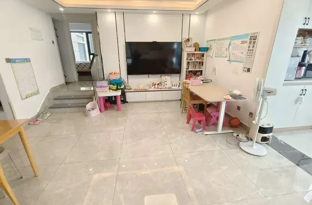 荣盛锦绣学府 精装三室两厅两卫 带车储