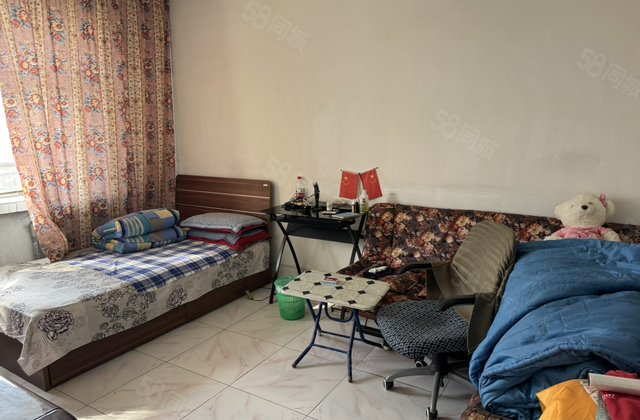 红卫星居住小区2室1厅20㎡2.6万二手房图片