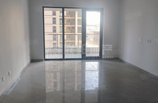 三叶草好户型，紧邻万达江山印贵买  ，新房一天未住