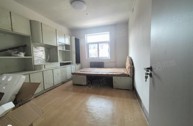 急售 文轩 外国语 聊大家属院 三室 非顶 带储藏室