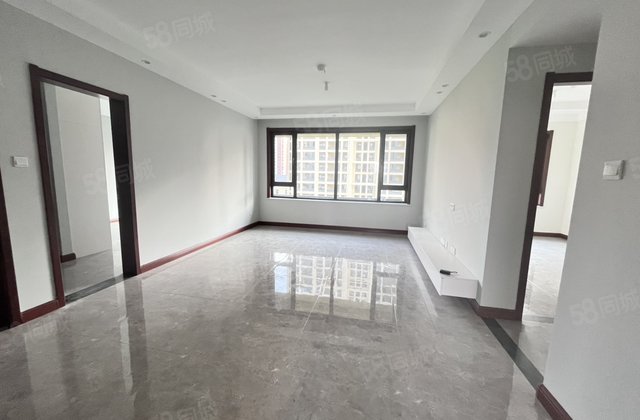 急售 百合新城 送车位储 精装三室双卫 未住