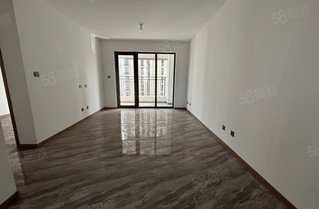 财信学府印象送车储，好楼层户型方正