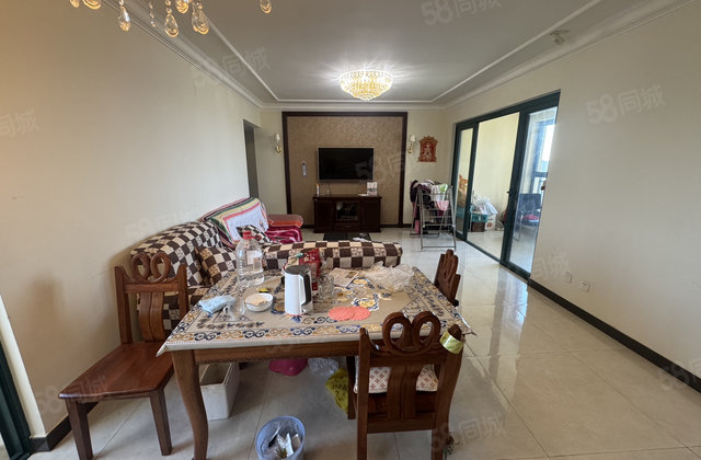 恒大翡翠华庭3室2厅2卫135㎡南北62.8万