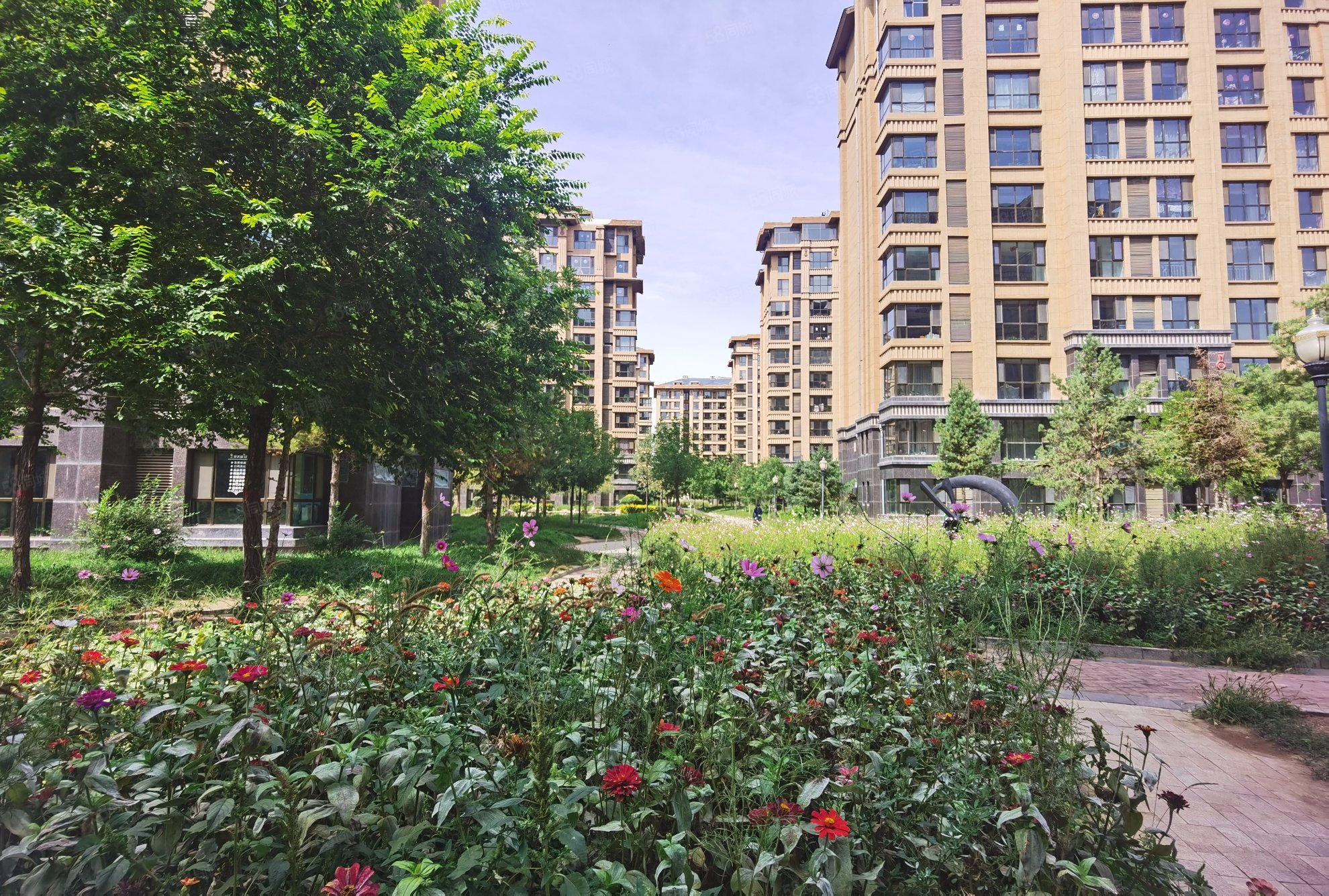 诚心出售东方维也纳精装两居国标户型拎包入住可贷款