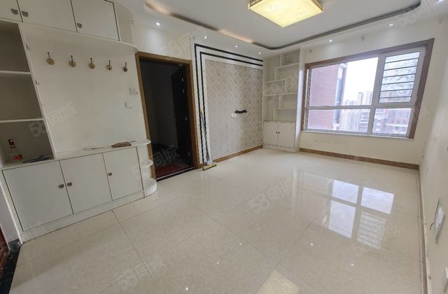 水岸花语 精装大两室 带车位 储藏室 门口带独立空间 观景房