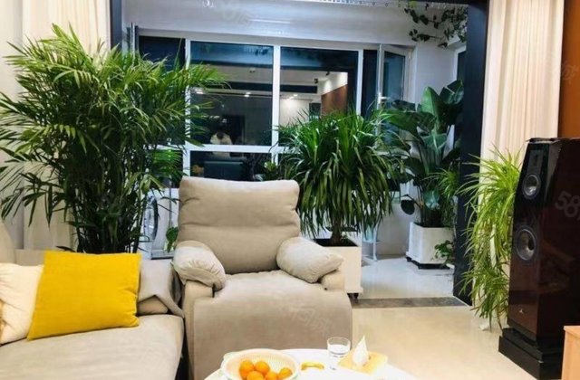 急售星光和园精装4室2厅143平免大税送车储东边户175万