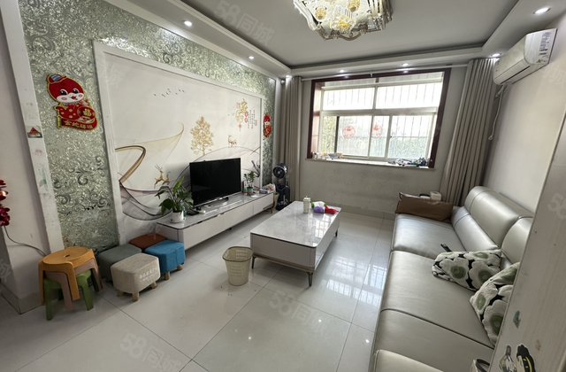 伟业中华苑北区 三室 面积大 装修好 户型方正，急售