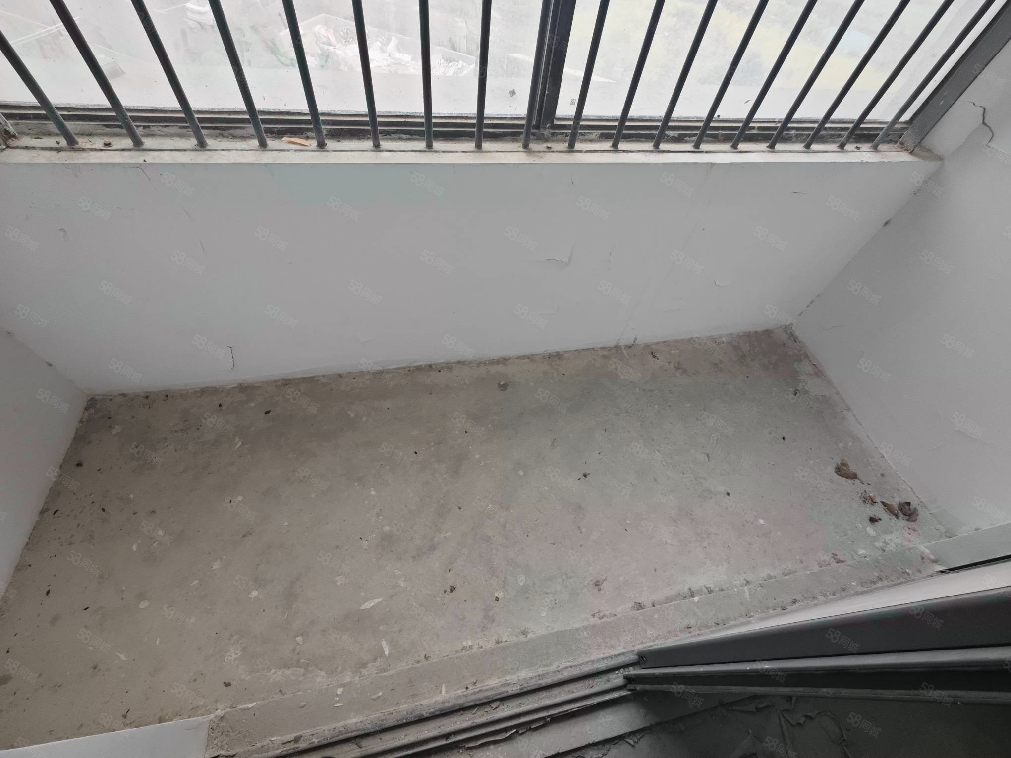 力寺家园3室2厅2卫121㎡南北28万