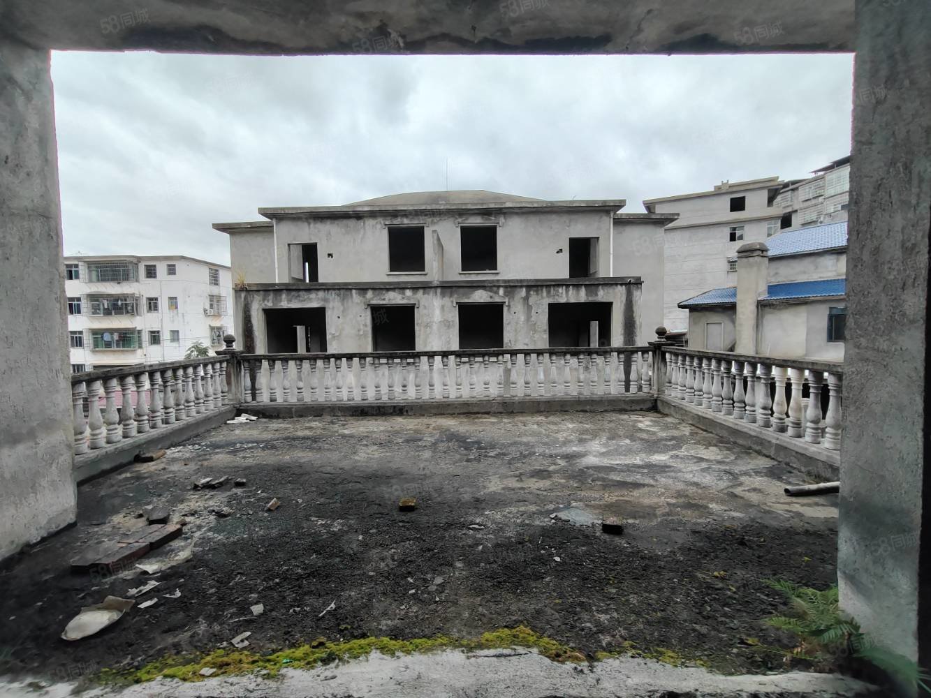 湖田壹号7室3厅3卫420㎡南北169万