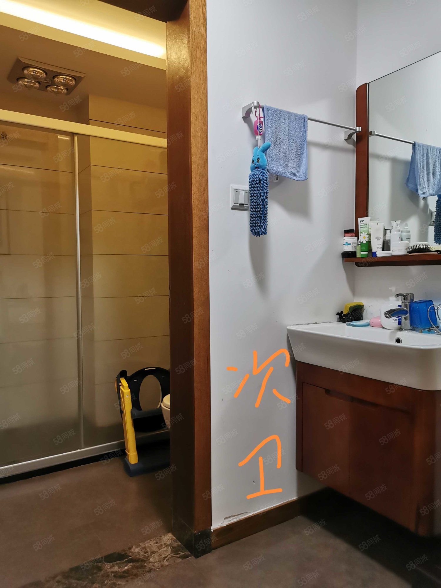 百花华庭3室2厅2卫121㎡南138万