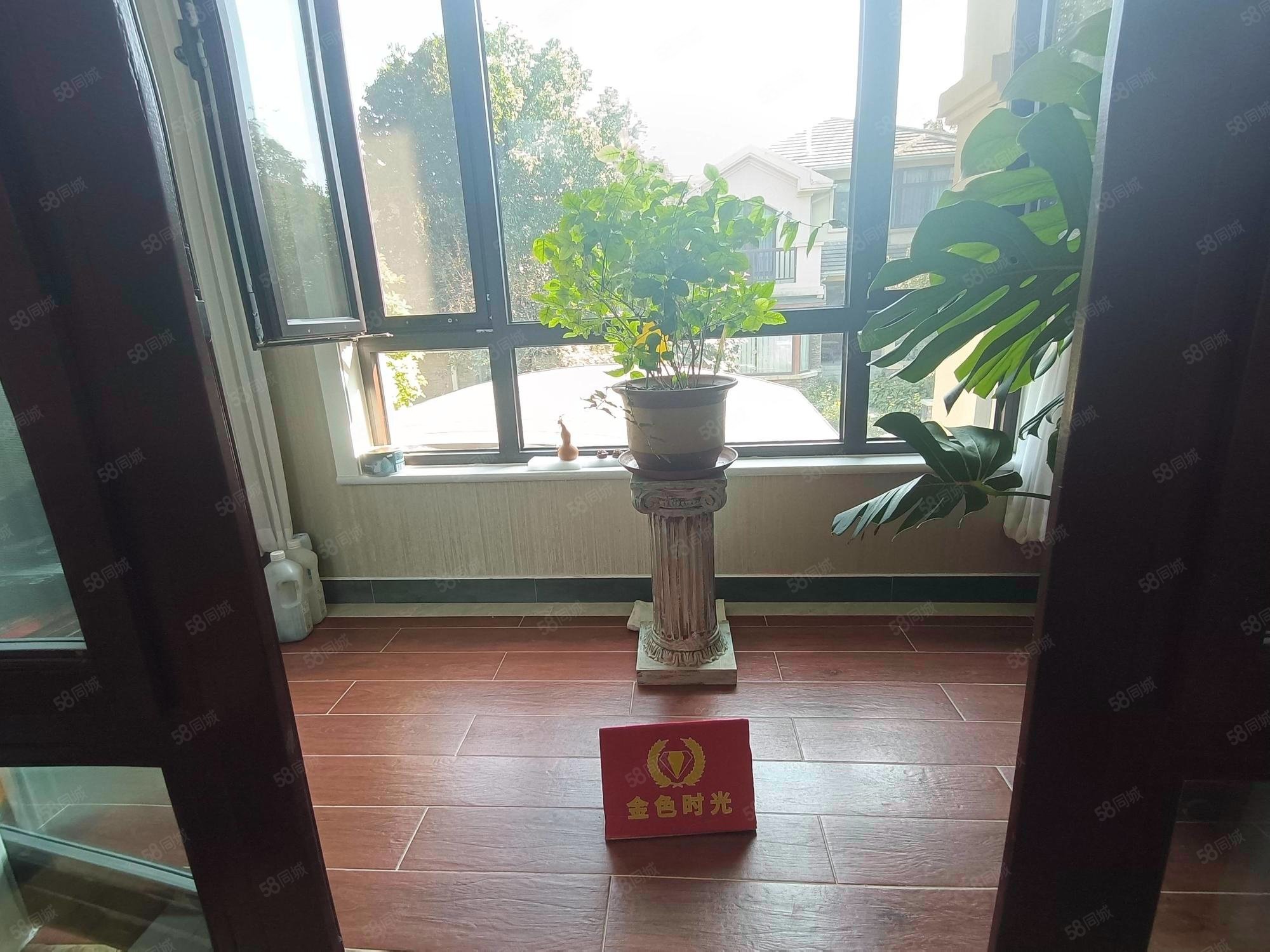 君山別墅6室5廳4衛(wèi)391.84㎡南北790萬(wàn)