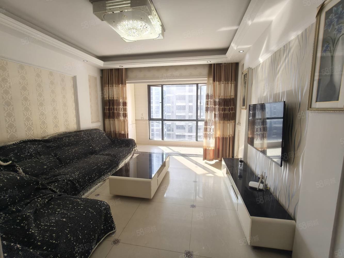 奥林清华3室2厅1卫124㎡南北63万