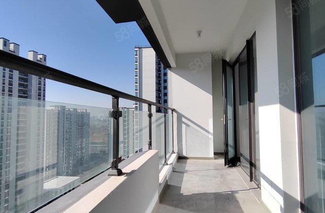 新上 城市芳华澜园 三室两厅东边户 送车储 松贵府 清风和庐