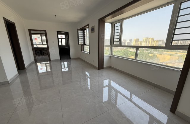 阿卡三期 边户 精装三室 带车位  光明七中 随时看房