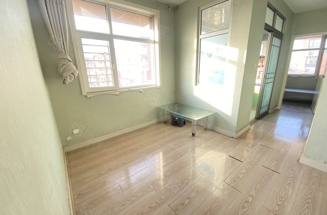 水晶丽城 全明边户 紧靠亿丰超市 阿尔卡迪亚 水岸花语随时看