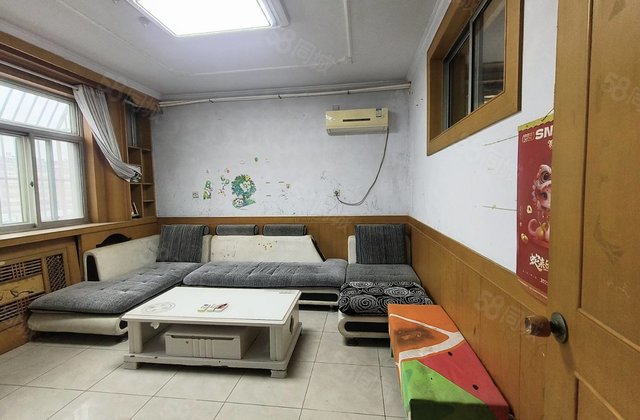 老文轩外国语一路之隔 柳园办事处 多层三楼 小区停车方便