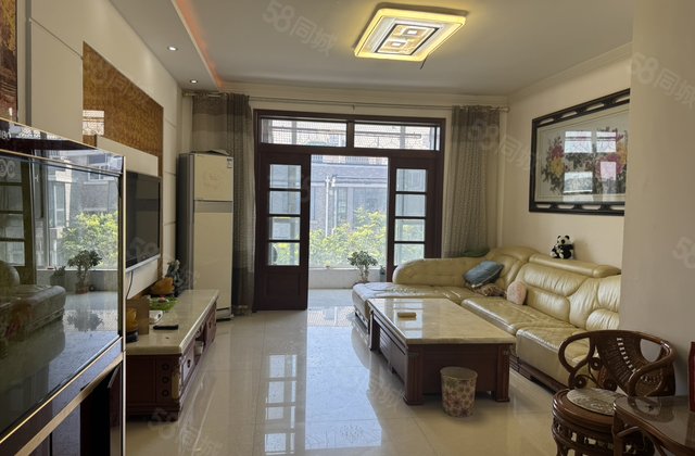 湖边100 电梯洋房 名人苑三期带车库 三室两卫精装