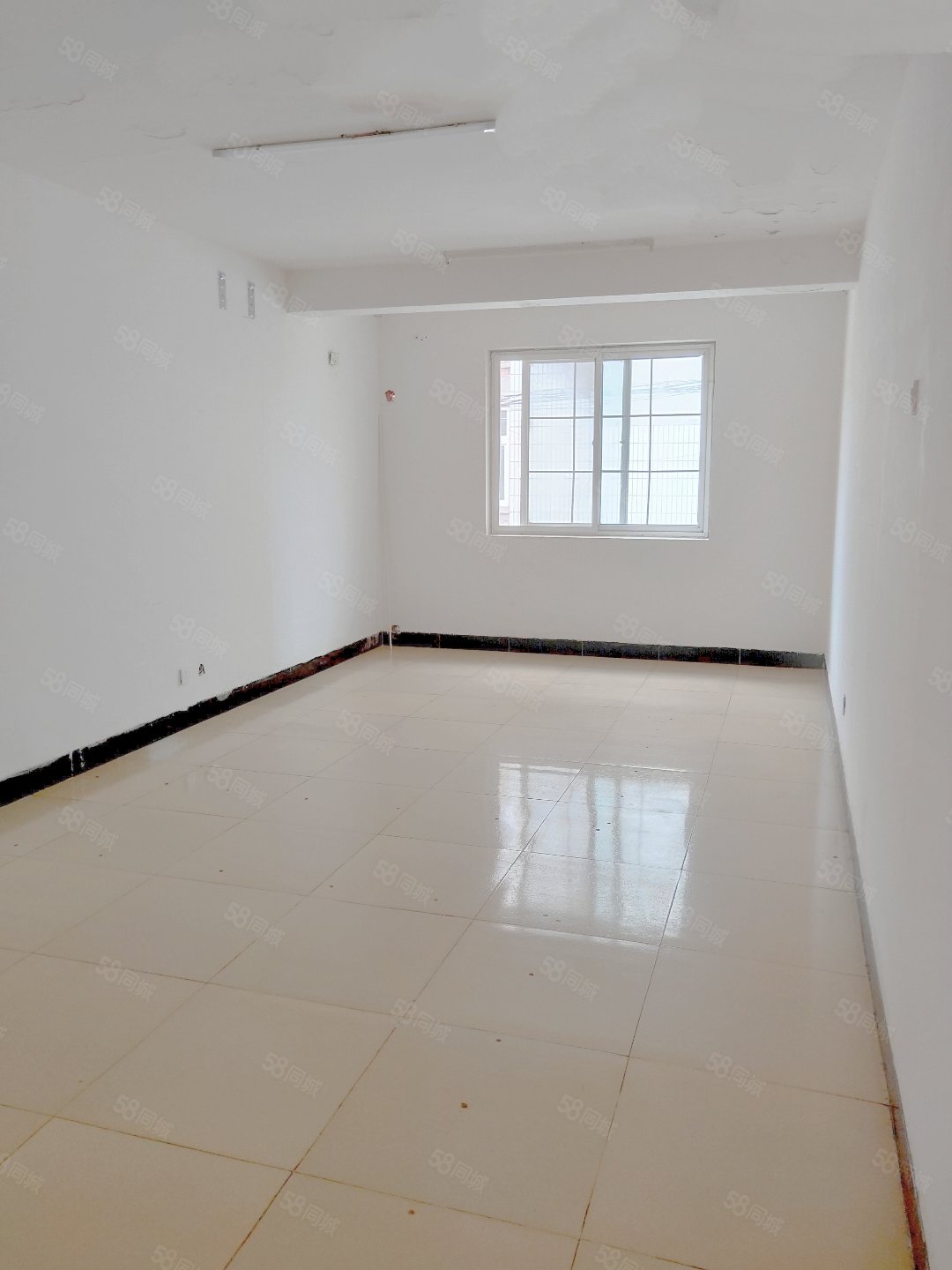 国泰花园2室1厅1卫68.86㎡西41.8万