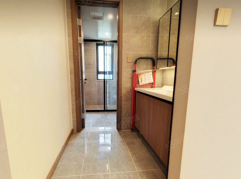 万科澜岸3室2厅2卫124.49㎡南北270万