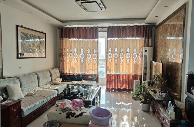 万达附近 五中 电梯边户 精装三室两卫 免大税 送储藏室