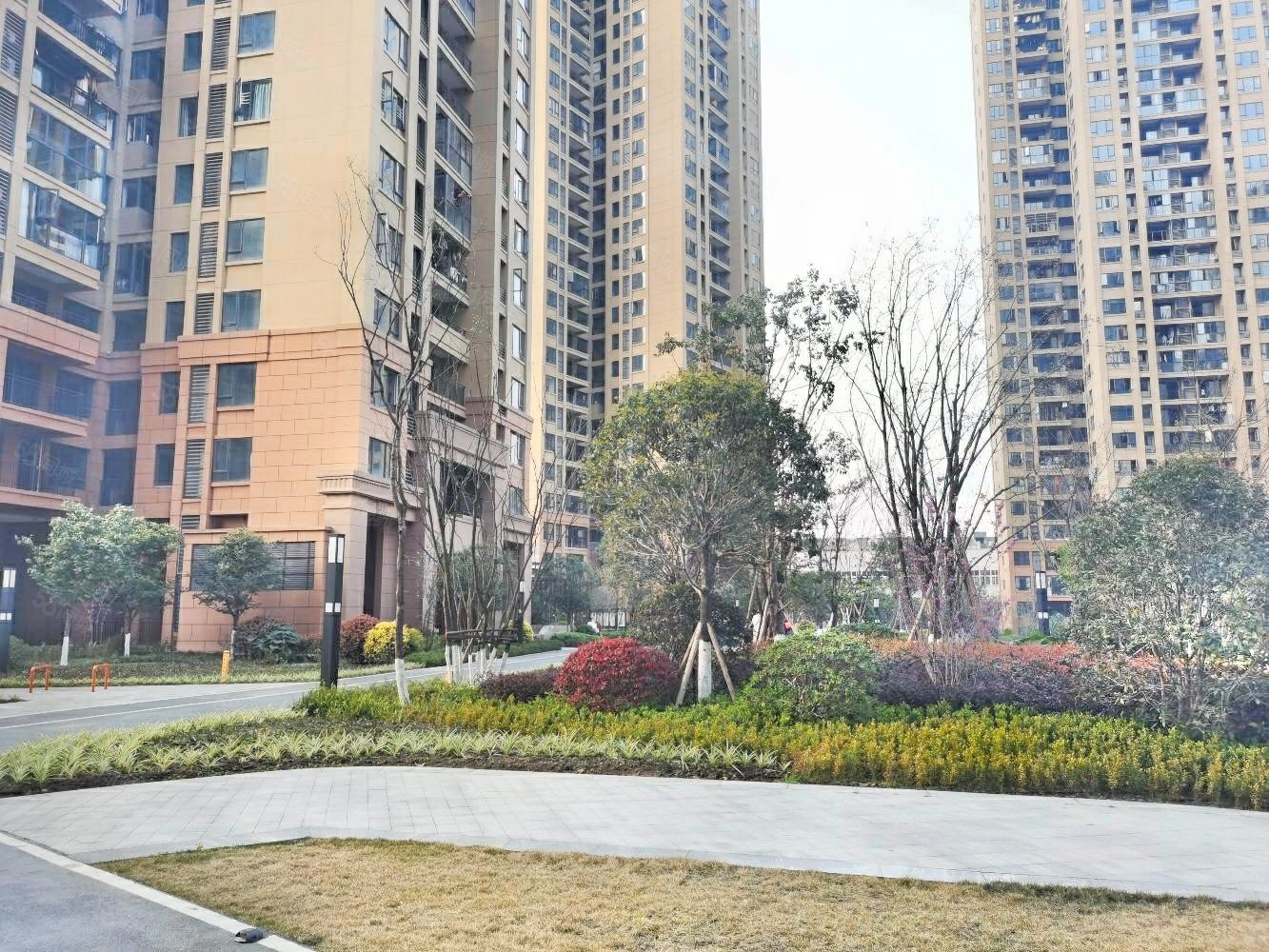 天泰钢城印象(a区)3室2厅2卫114.25㎡东95万