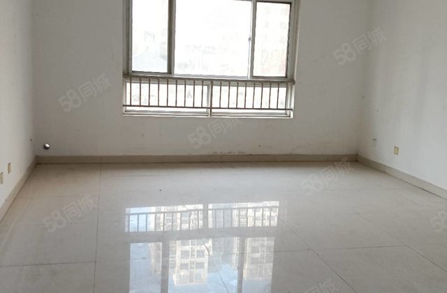 东昌北  ，泰和园西邻，周公河花园商品房，带车位地下室，