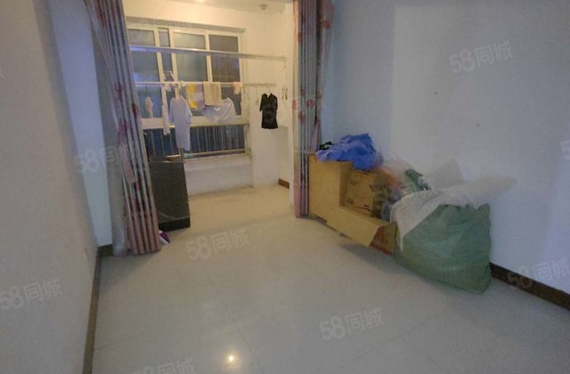 次新房 商品房 出行方便 中间好楼层 小三房 南北通透