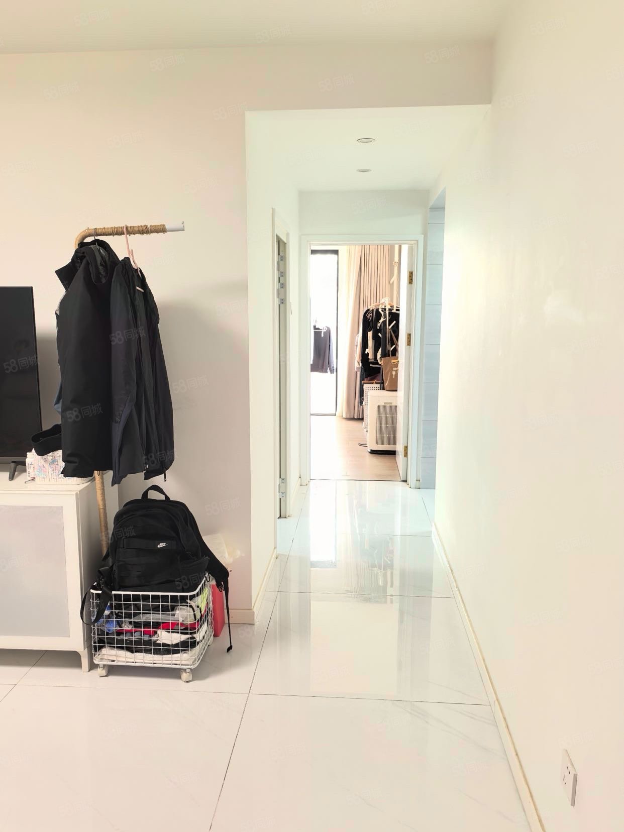 麗景馨居1室1廳1衛(wèi)68.26㎡東南339萬