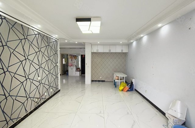 免大税！赠车位！文轩片区 九州国际 双阳台，三室两厅。