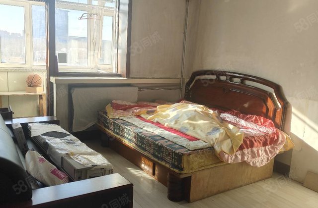 奔二小区2室1厅30㎡6万二手房图片