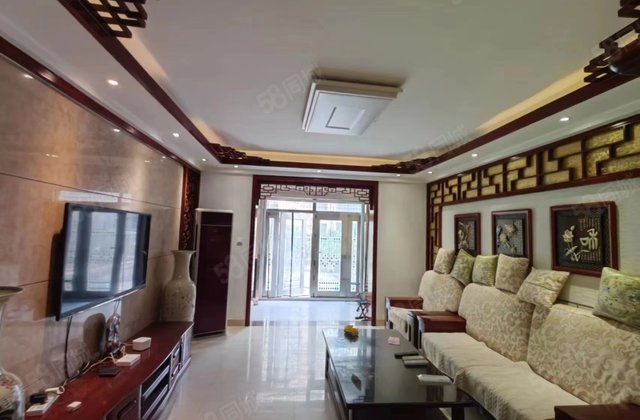 翡翠城一楼带院3室2厅2卫全明户型代打院子 带车库 储