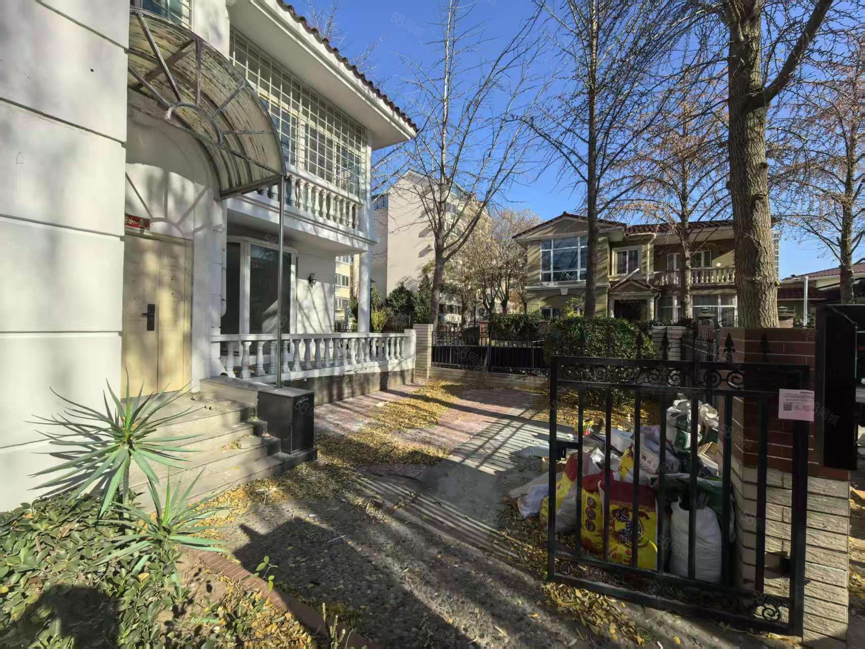 聽濤雅苑(別墅)4室2廳3衛(wèi)335.82㎡南北1400萬