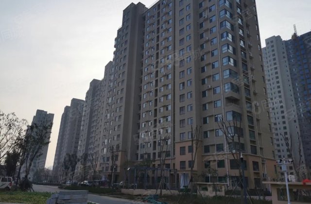 急卖 医疗配套成熟 小三房 电梯房 双卫格局 看房方便