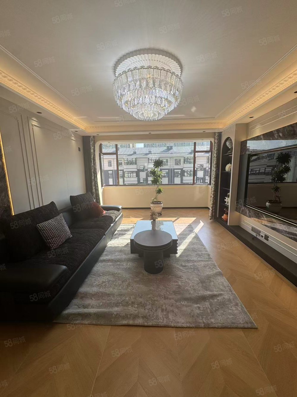 江南民族嘉园3室2厅2卫141㎡南北72万