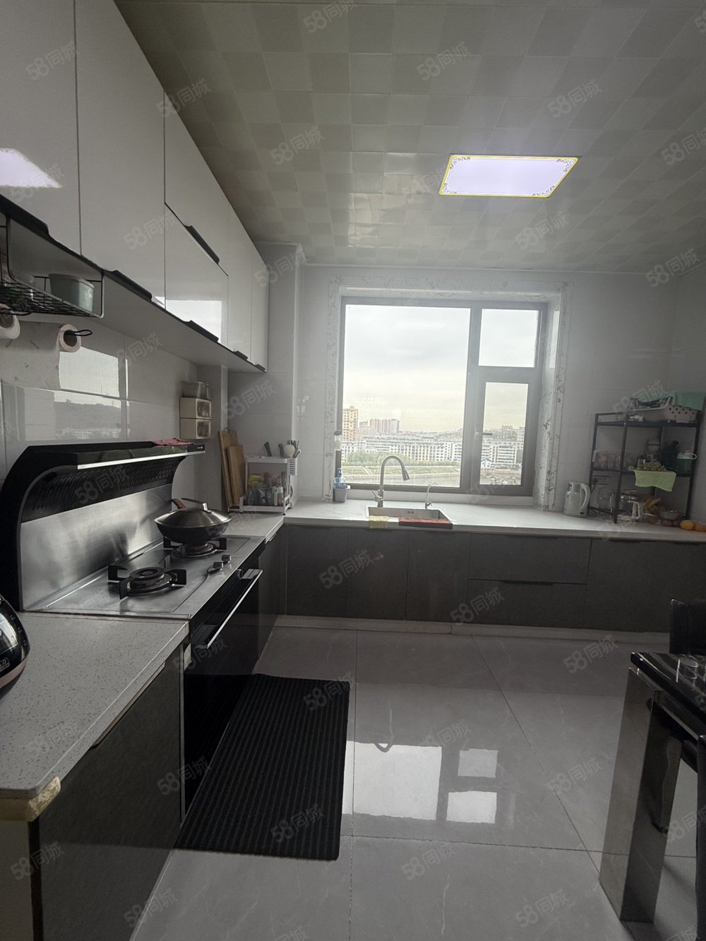 塞纳阳光3室2厅2卫136㎡南北76.5万