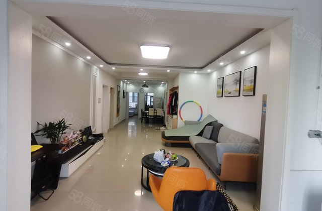 金柱月亮湾 商品房双卫格局 精装 领包入住